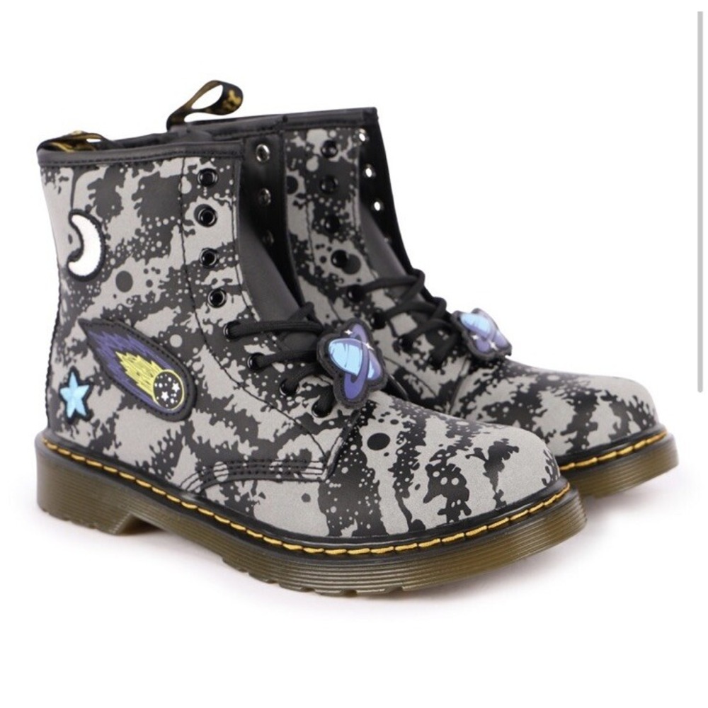 Dr. Doc Martens Kids 1460J Leather Lace Up Boot Space Hydro Embroidered 4 M